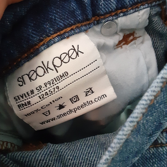 Sneak Peak Relaxed Jeans - Picture 7 of 7